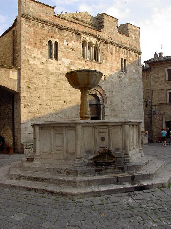 Hotel Palazzo Brunamonti Bevagna Dış mekan fotoğraf