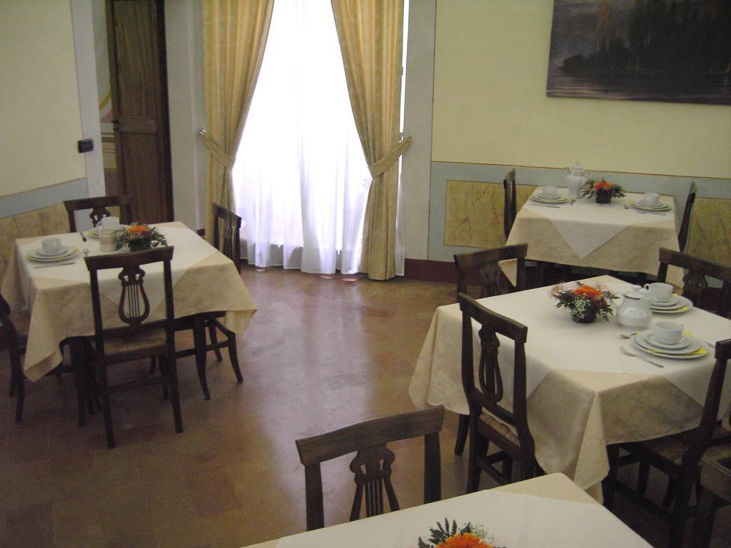 Hotel Palazzo Brunamonti Bevagna Dış mekan fotoğraf