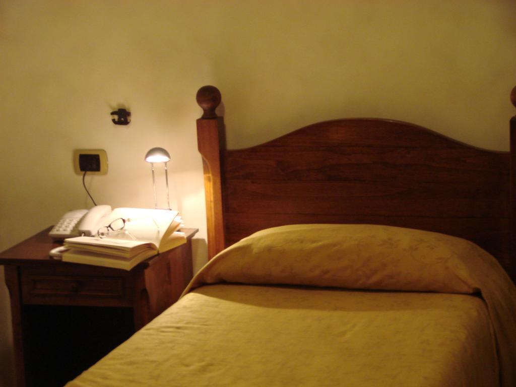 Hotel Palazzo Brunamonti Bevagna Dış mekan fotoğraf