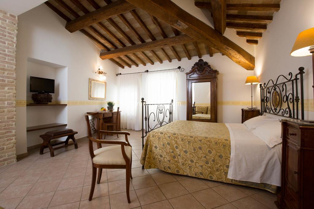 Hotel Palazzo Brunamonti Bevagna Dış mekan fotoğraf
